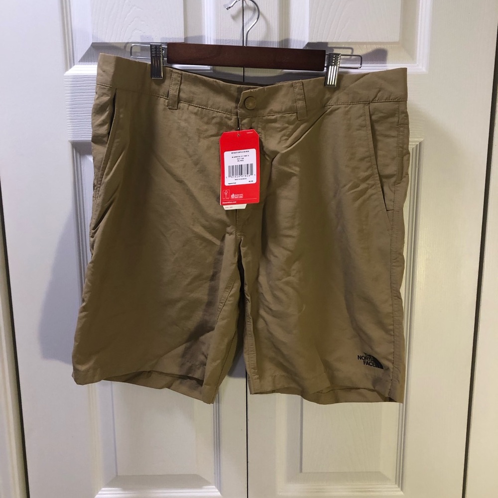 The North Face Adventure Flat Front Shorts. Size 36, NWT